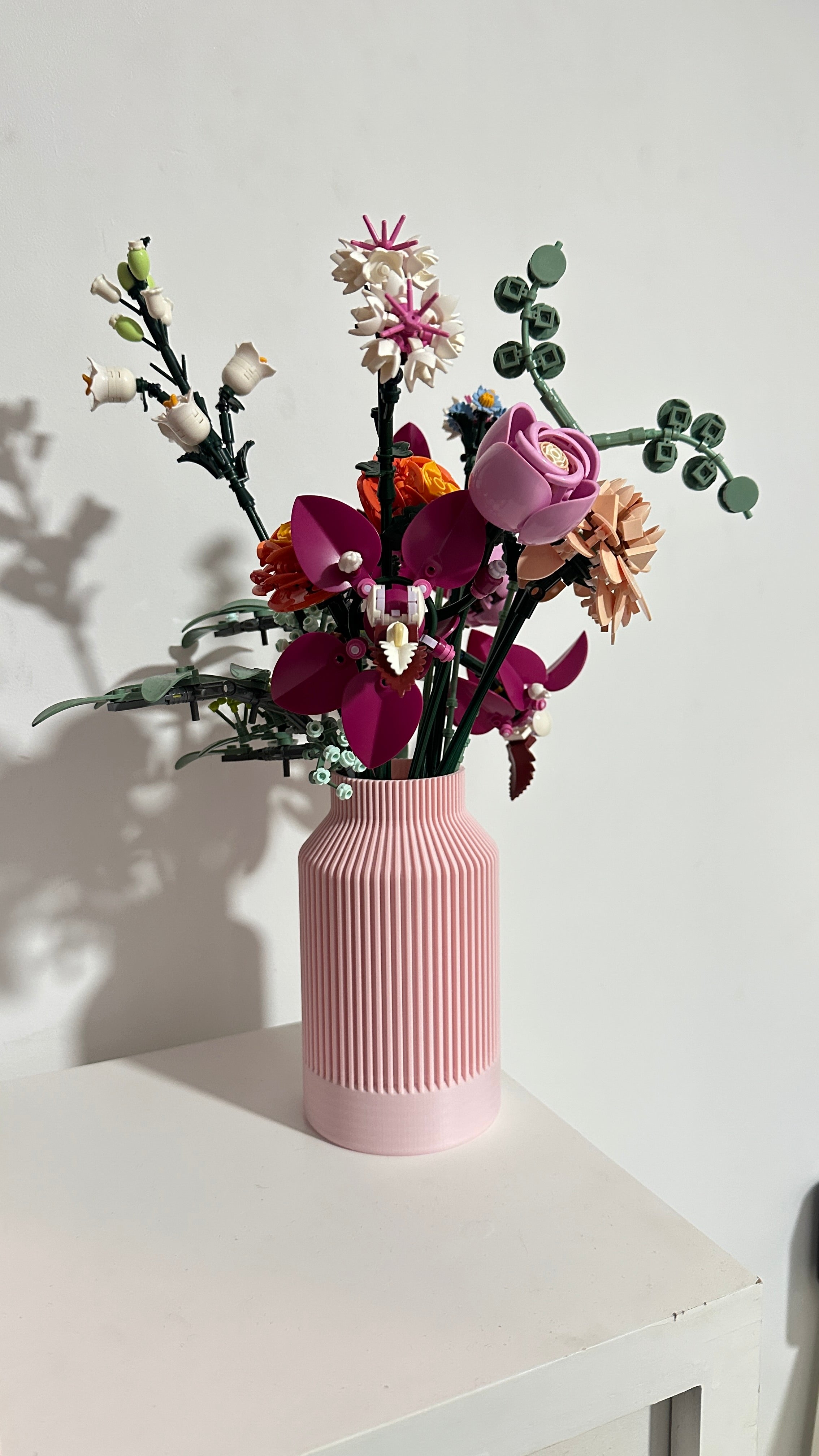 Joli vase n 6 pour LEGO Flowers Icons ou fleurs coupées – différents coloris