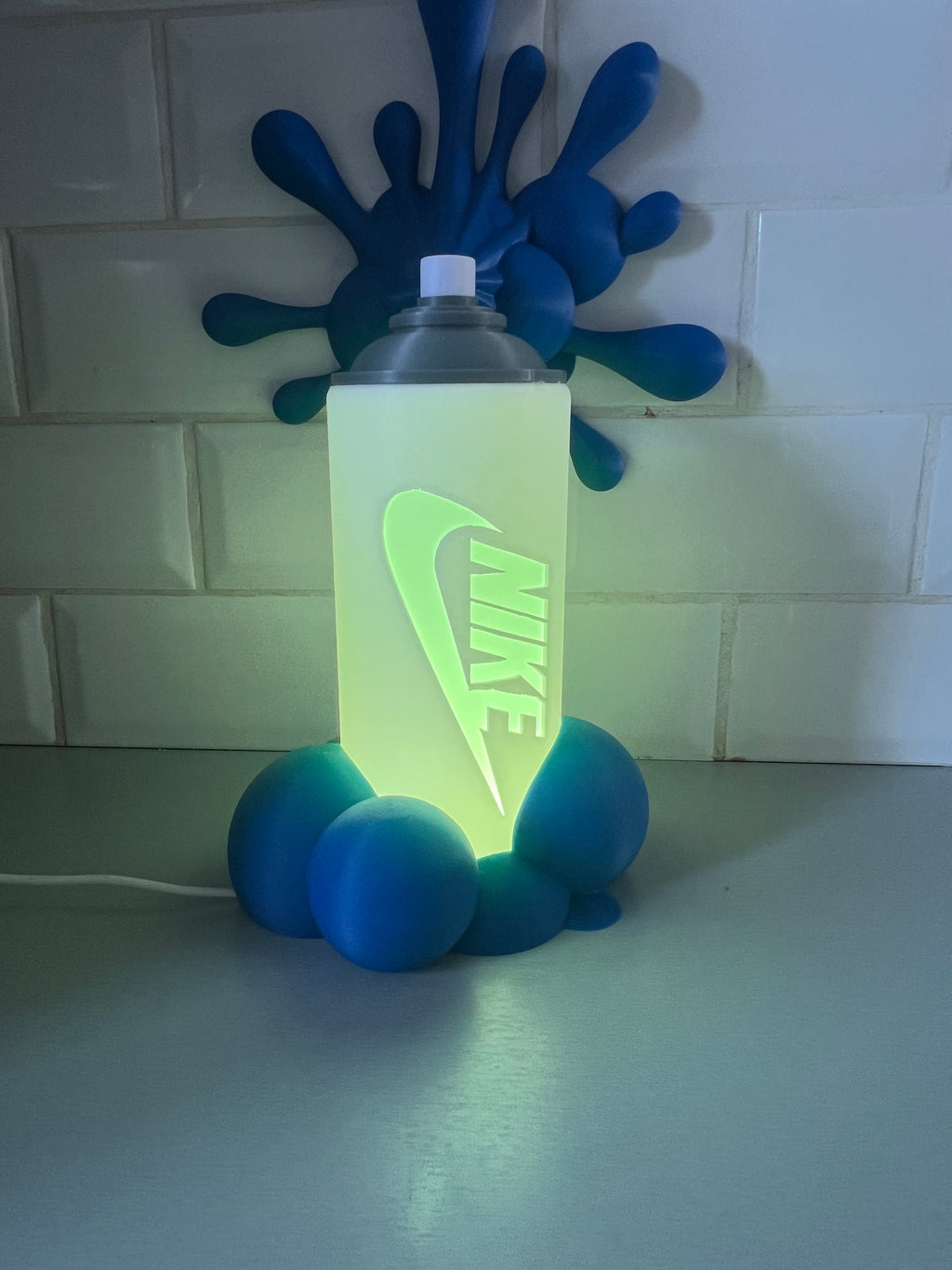 Lampe graf Nike style graffiti
