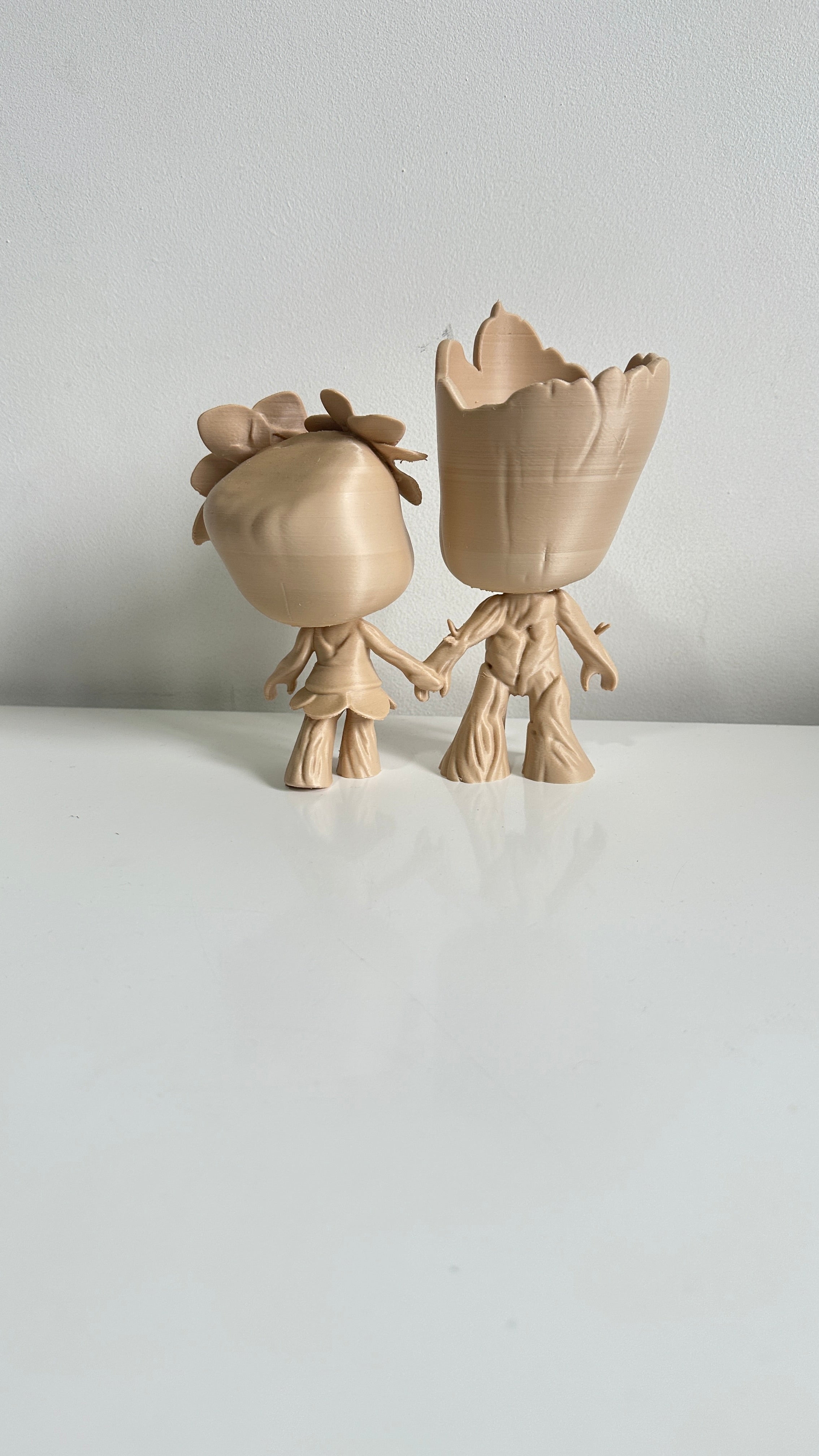 Groot couple avec fleurs