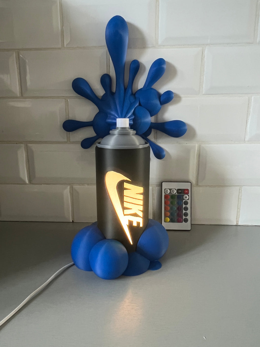 Lampe graf Nike style graffiti
