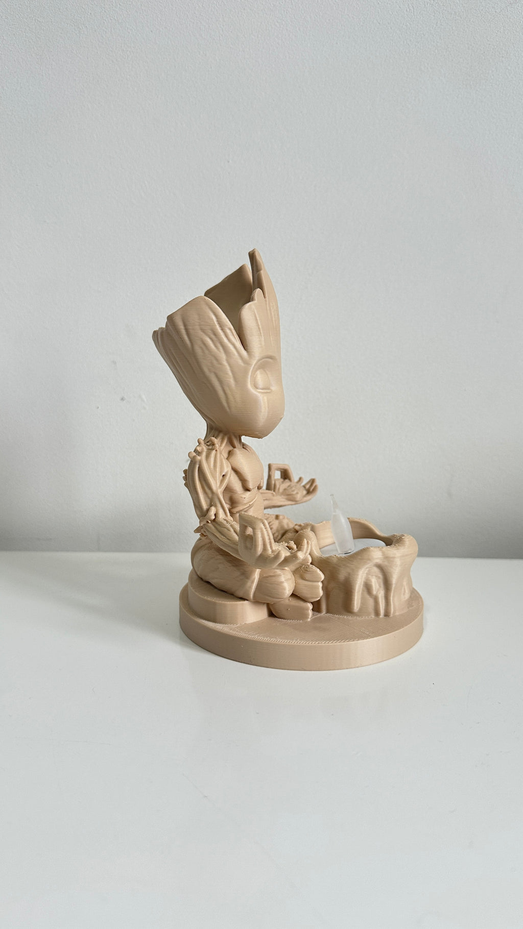 Figurine Groot zen avec bougie led