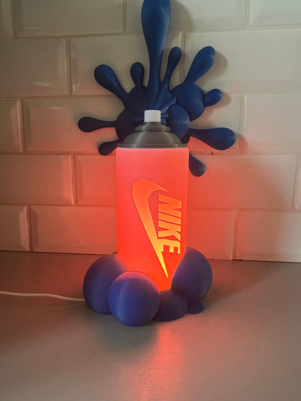 Lampe graf Nike style graffiti