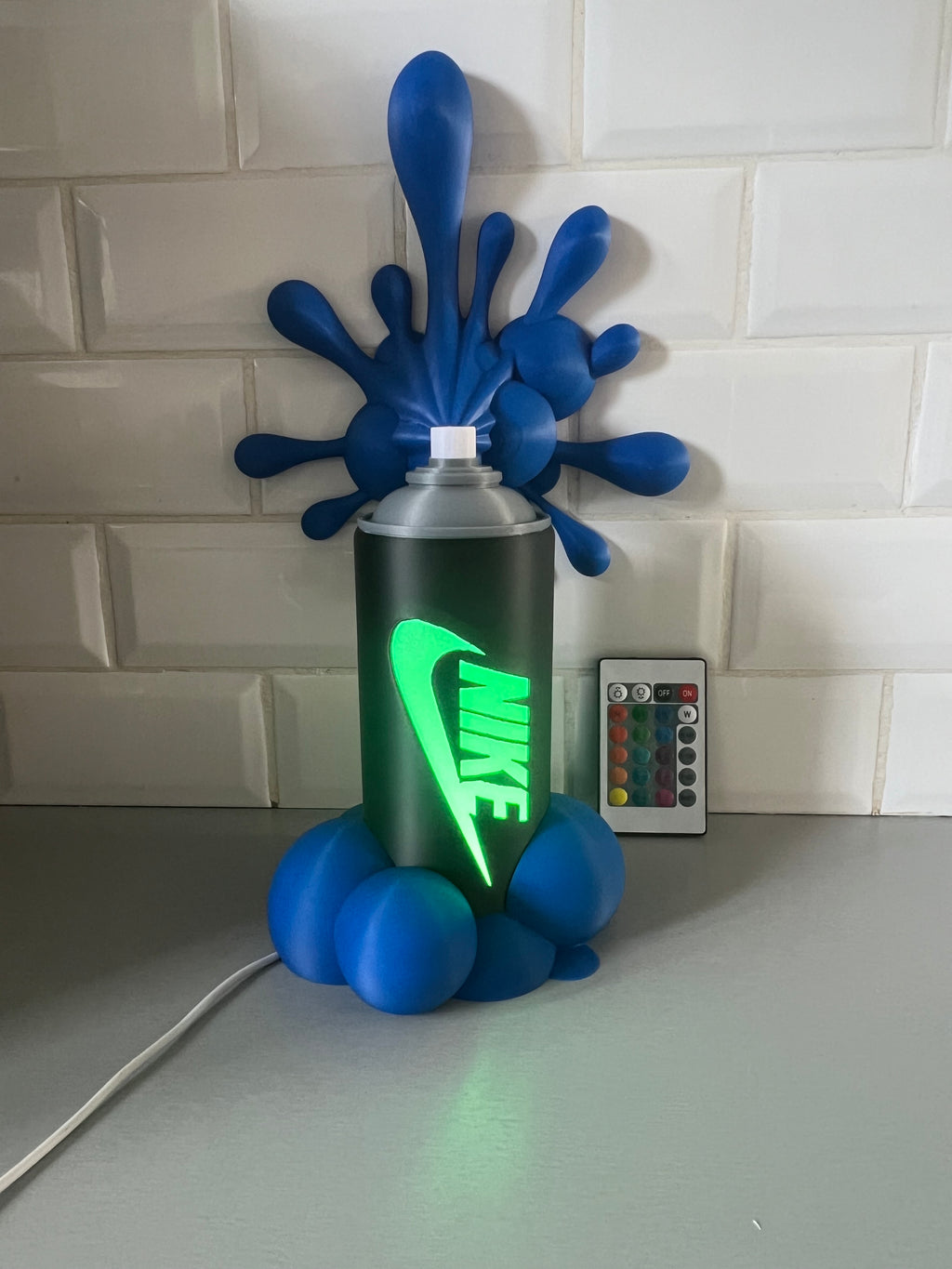 Lampe graf Nike style graffiti