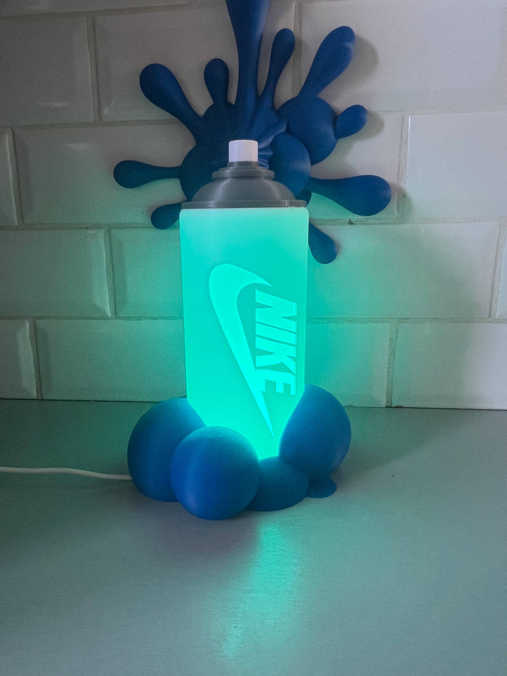 Lampe graf Nike style graffiti