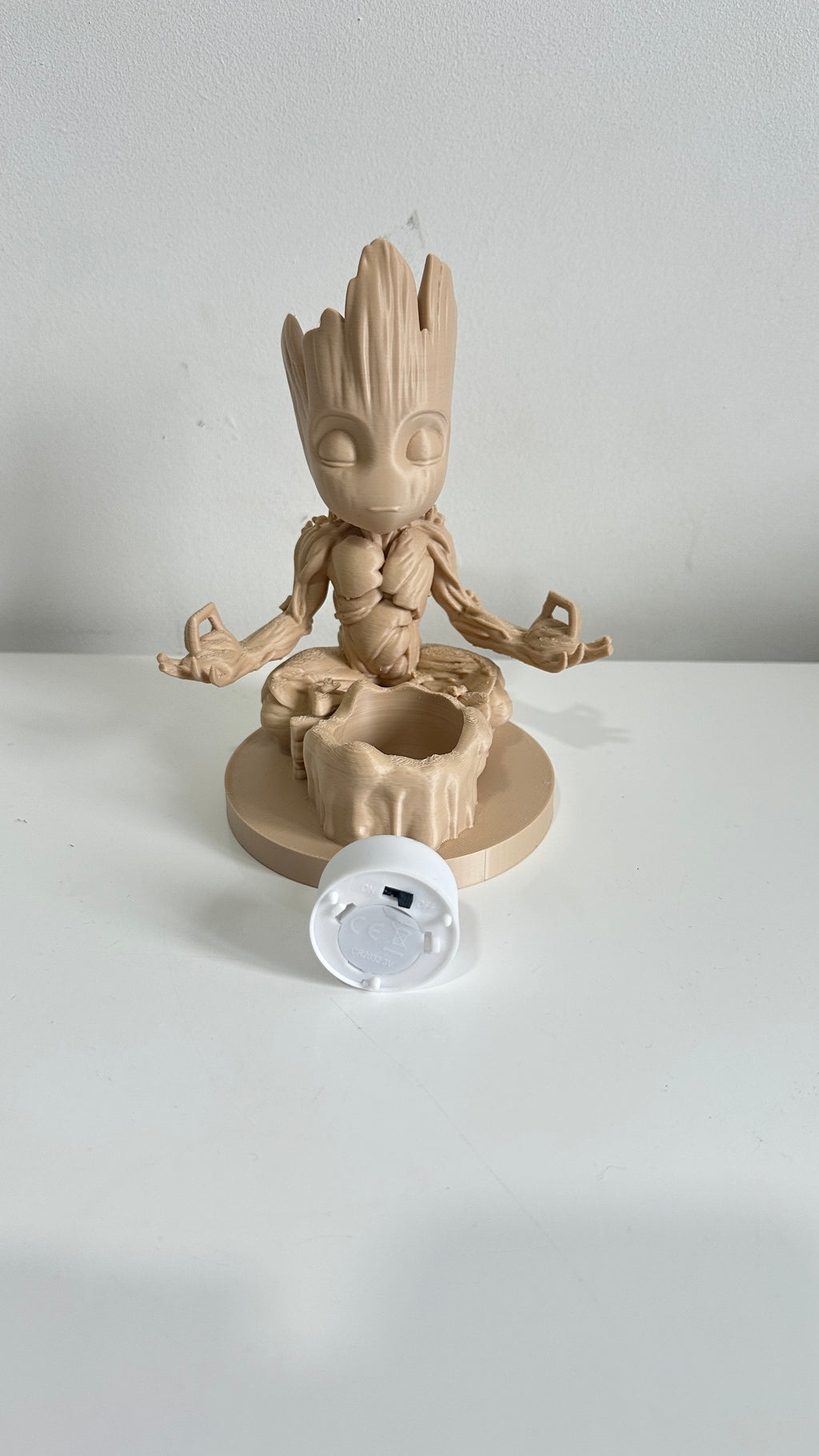 Figurine Groot zen avec bougie led
